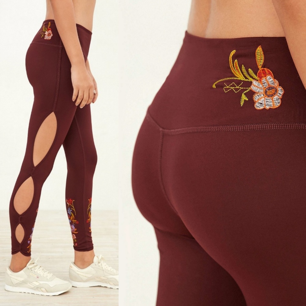 NWOT Without Walls Embroidered Scallop Legging - Picture 3 of 8